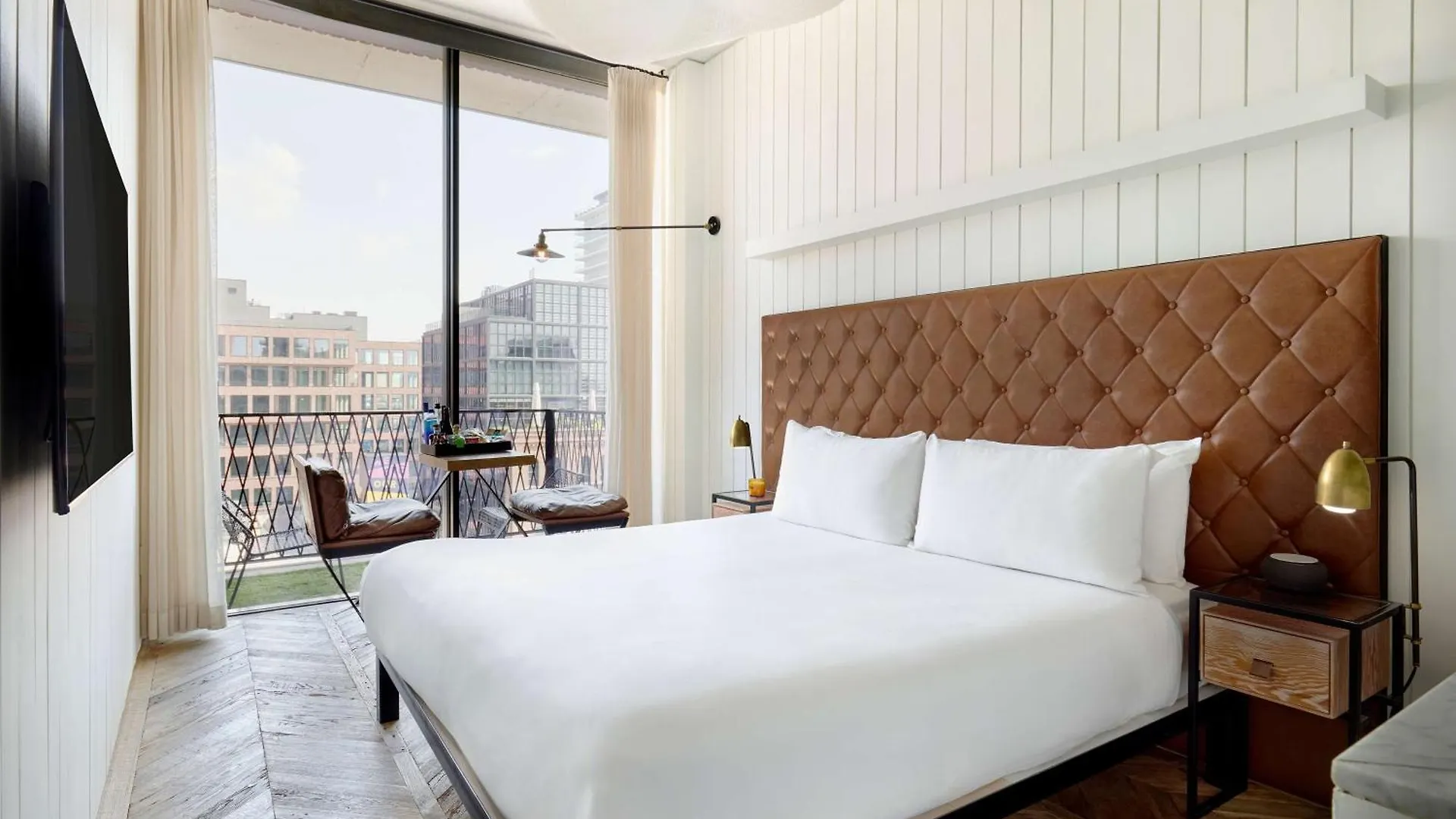 Arlo Williamsburg Hotel